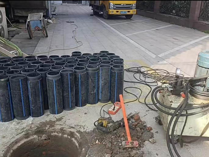 习水PE置换管厂家 DN315置换管 非开挖管短管置换